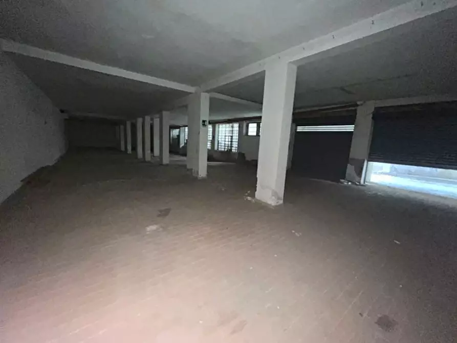 Immagine 8 di Box auto in vendita  in Via bernardo quaranta a Napoli