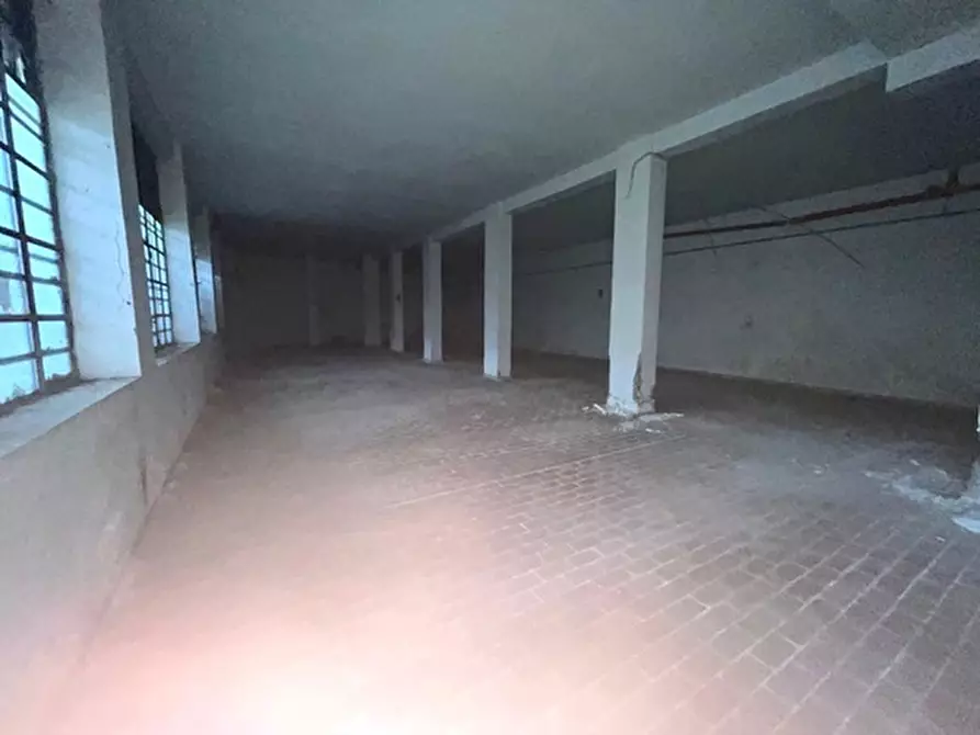 Immagine 12 di Box auto in vendita  in Via bernardo quaranta a Napoli