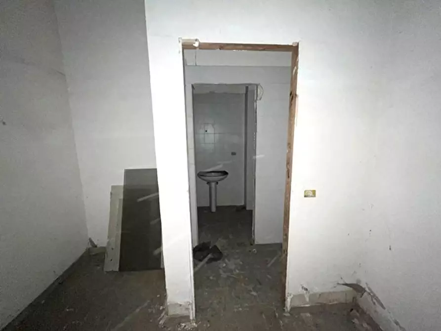 Immagine 13 di Box auto in vendita  in Via bernardo quaranta a Napoli