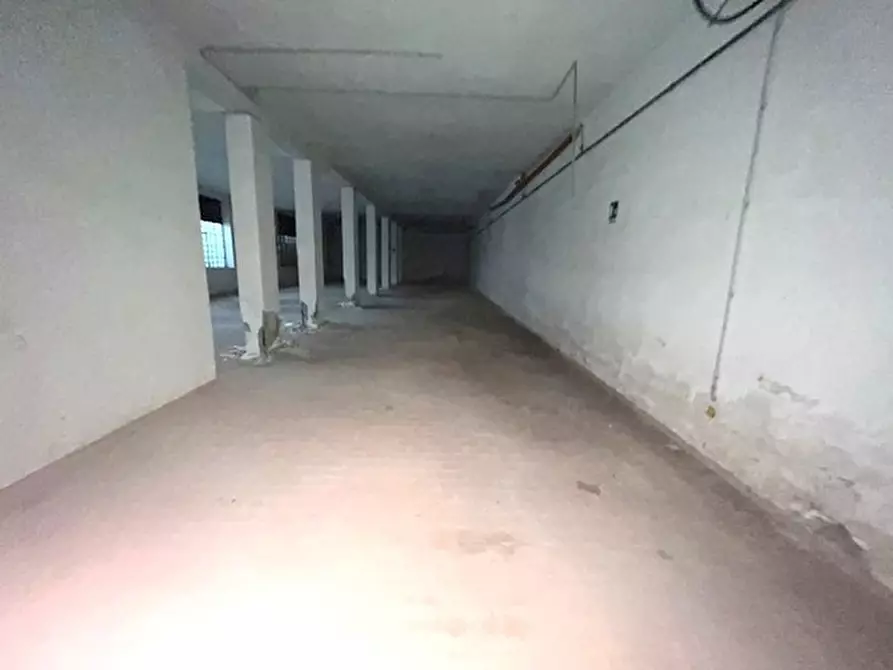 Immagine 11 di Box auto in vendita  in Via bernardo quaranta a Napoli