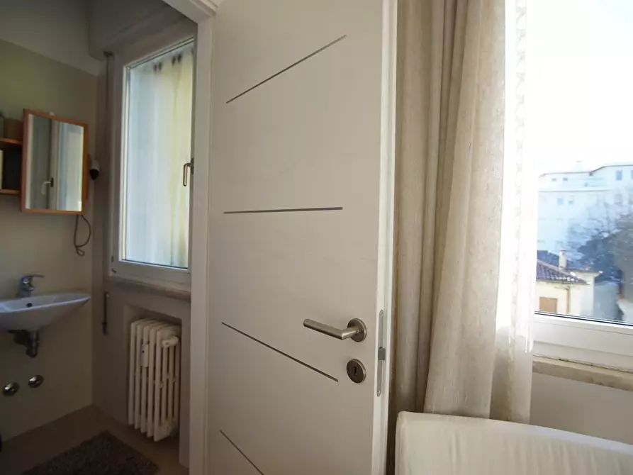 Immagine 15 di Appartamento in vendita  in Viale Garibaldi, . a Venezia