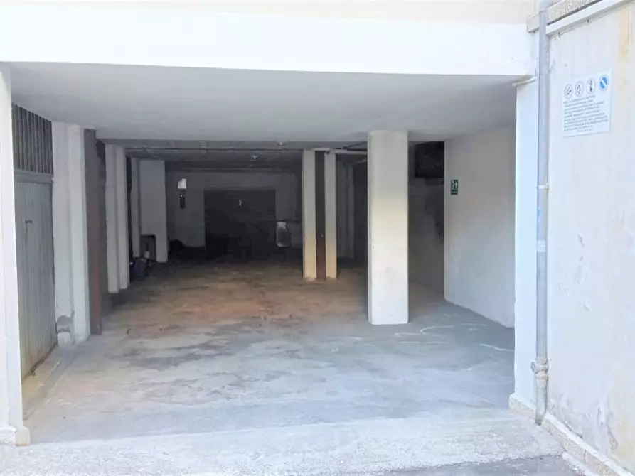 Immagine 4 di Box auto in vendita  in Via l Beethoven a Corciano