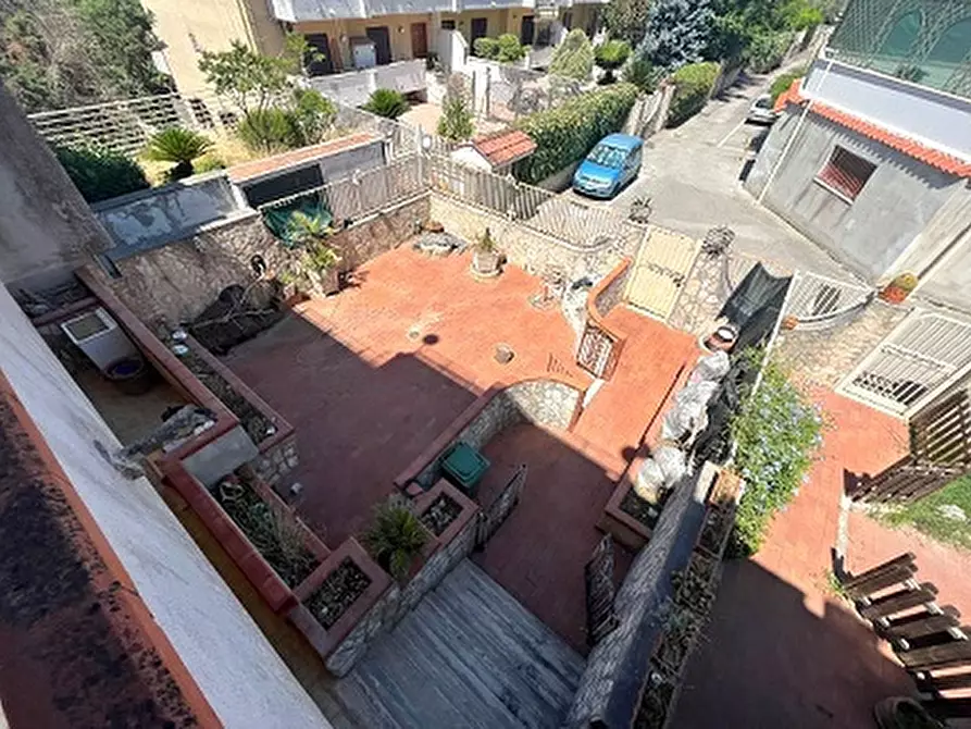 Immagine 1 di Casa indipendente in vendita  in Via del mare a Marano Di Napoli