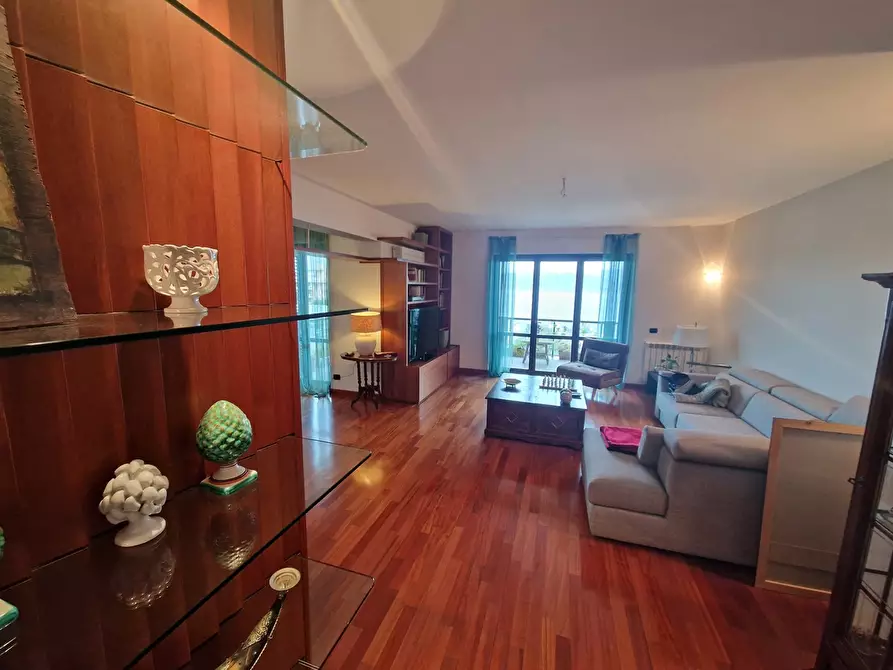 Immagine 12 di Appartamento in vendita  in Via Nuova Panoramica dello Stretto, 582 a Messina