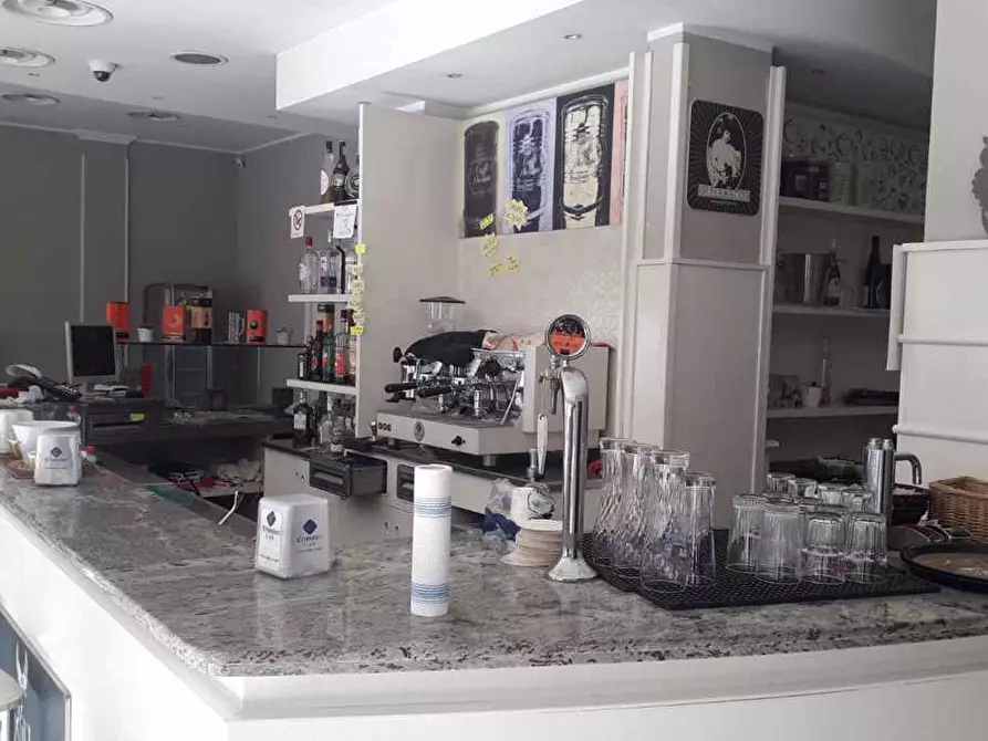 Immagine 1 di Attività commerciale in vendita  in Viale della Vittoria, 0 a Alba Adriatica