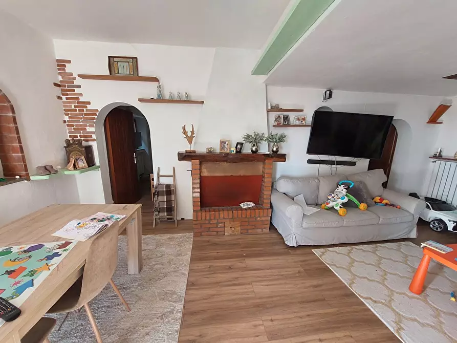 Immagine 1 di Casa indipendente in vendita  in Via Case Alte Villa Penna, 21 a Bellante