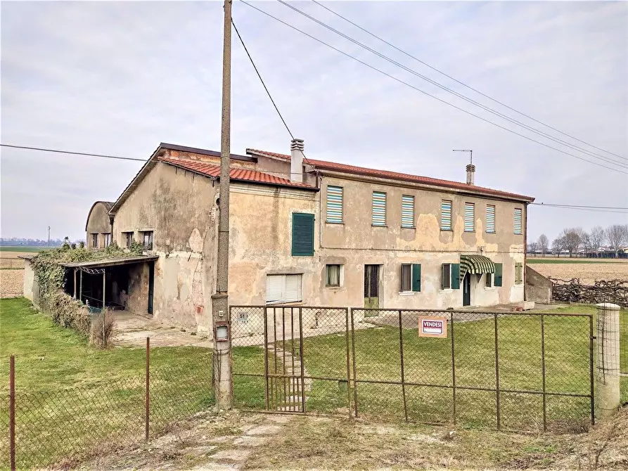 Immagine 1 di Casa indipendente in vendita  in Via CAVARZERE via Madonne, 40 a Cavarzere