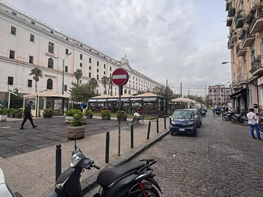 Immagine 1 di Negozio in vendita  in Via Sant' Antonio Abate a Napoli