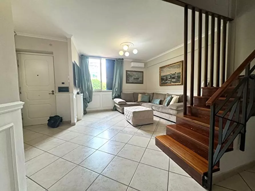 Immagine 2 di Appartamento in vendita  in Via michele guadagno a Napoli