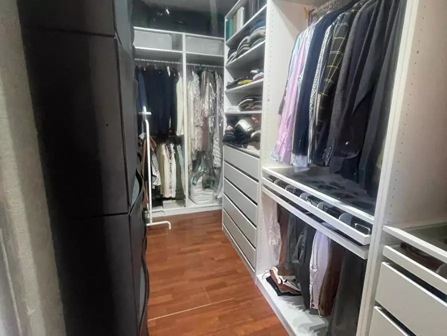 Immagine 15 di Appartamento in vendita  in Via michele guadagno a Napoli