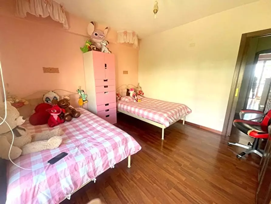 Immagine 16 di Appartamento in vendita  in Via michele guadagno a Napoli