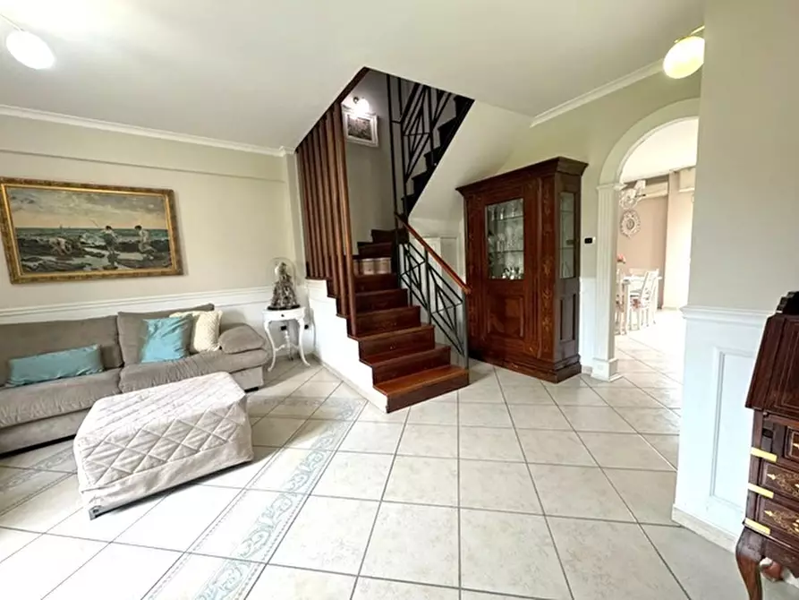 Immagine 4 di Appartamento in vendita  in Via michele guadagno a Napoli