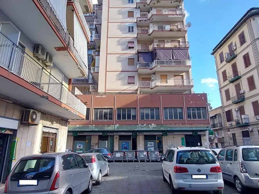Immagine 1 di Negozio in vendita  in Via Pietro Giannone a Napoli