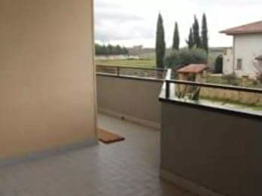 Immagine 1 di Appartamento in vendita  in Via Iardino a Vitulazio