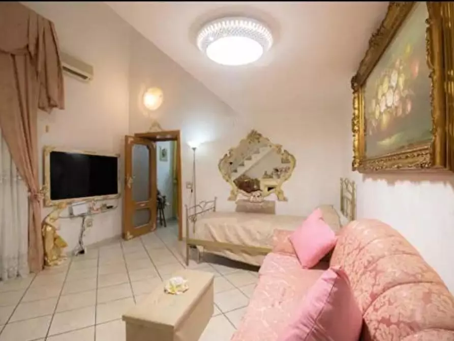 Immagine 1 di Appartamento in vendita  in Via salita Pontenuovo a Napoli