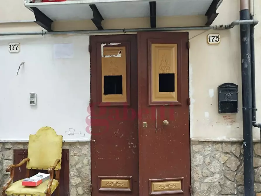 Immagine 1 di Appartamento in vendita  in Via Albergheria a Palermo