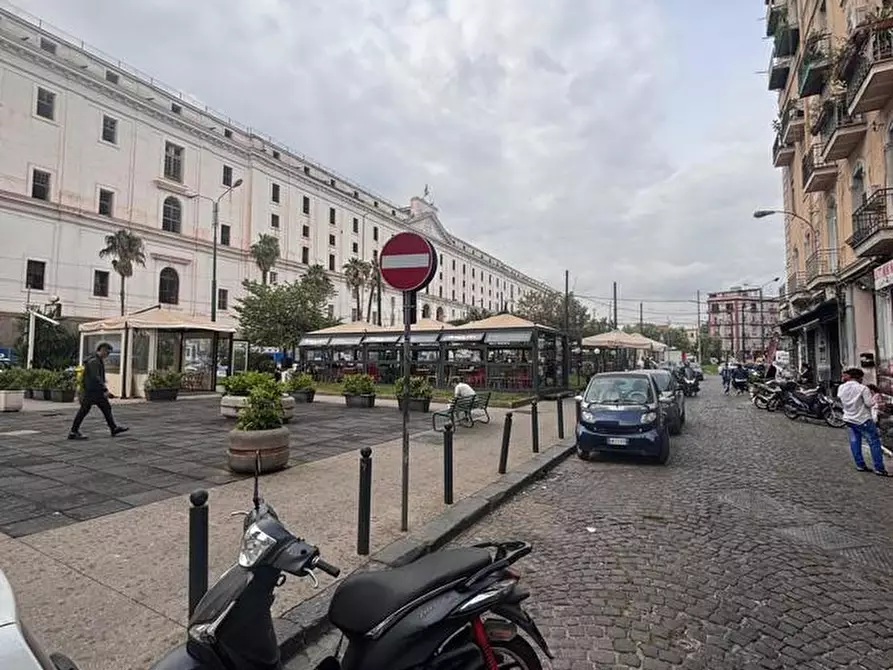 Immagine 1 di Negozio in affitto  in Via Sant' Antonio Abate a Napoli
