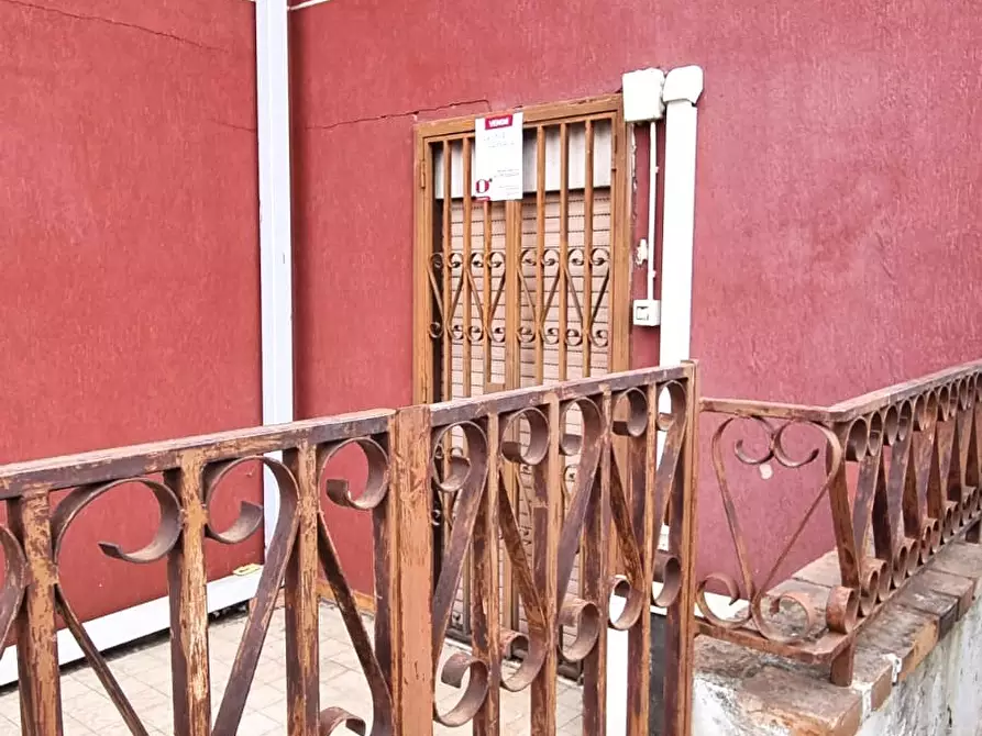 Immagine 3 di Magazzino in vendita  in Via Dei Piccioni, 40 a Catania