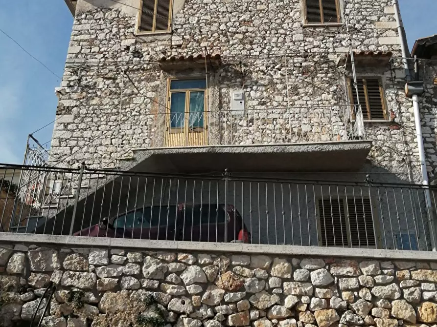 Immagine 1 di Palazzo in vendita  in Via Del Guglietto, 11-13 a Sezze