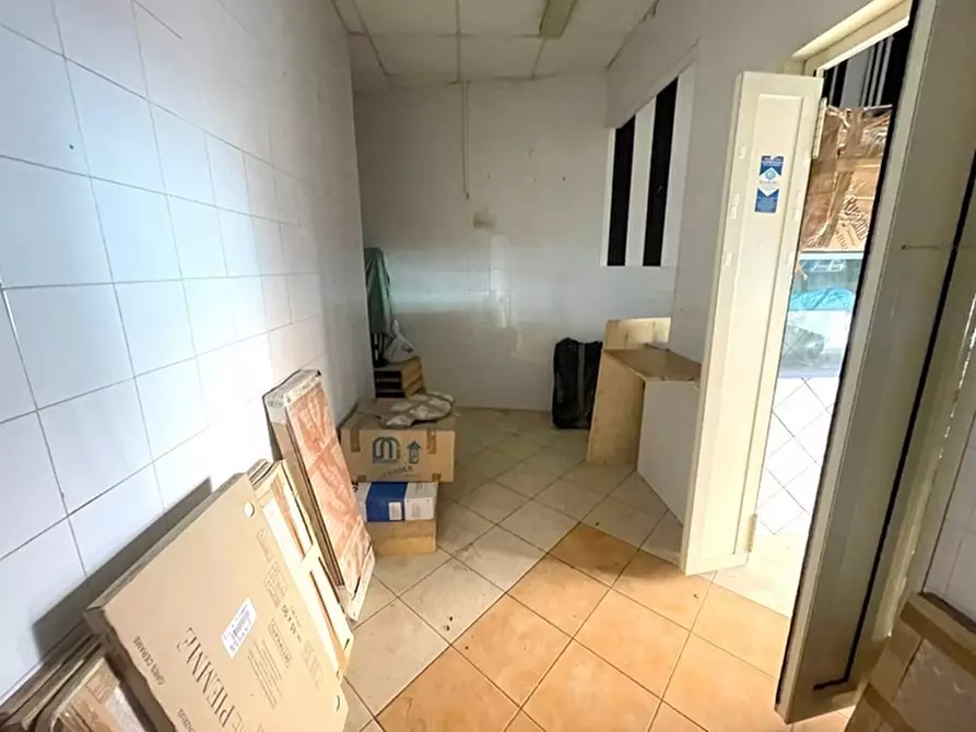 Immagine 5 di Appartamento in vendita  in Via domenico forges davanzati a Napoli