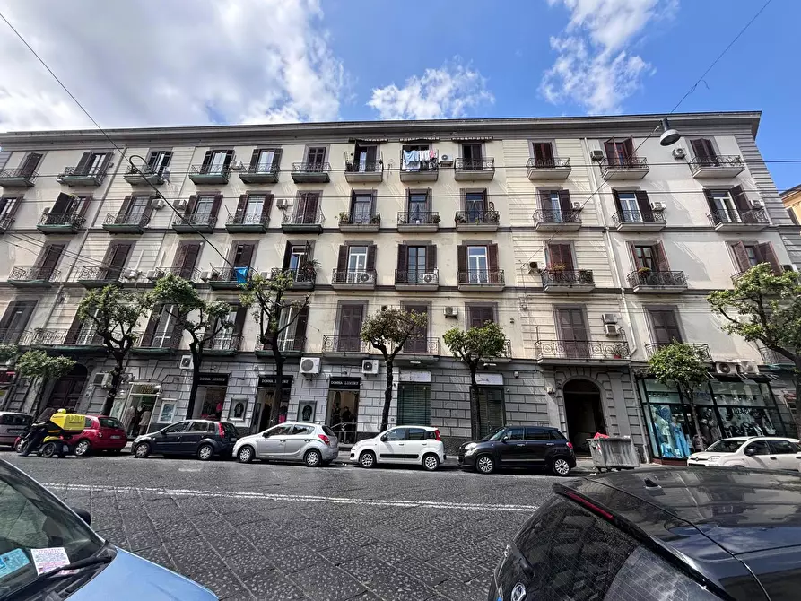 Immagine 1 di Appartamento in vendita  in Corso G. Garibaldi a Napoli