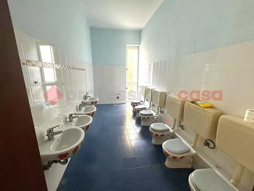 Immagine 14 di Attività commerciale in vendita  in Via Maria Politi Laudien, 43 a Siracusa