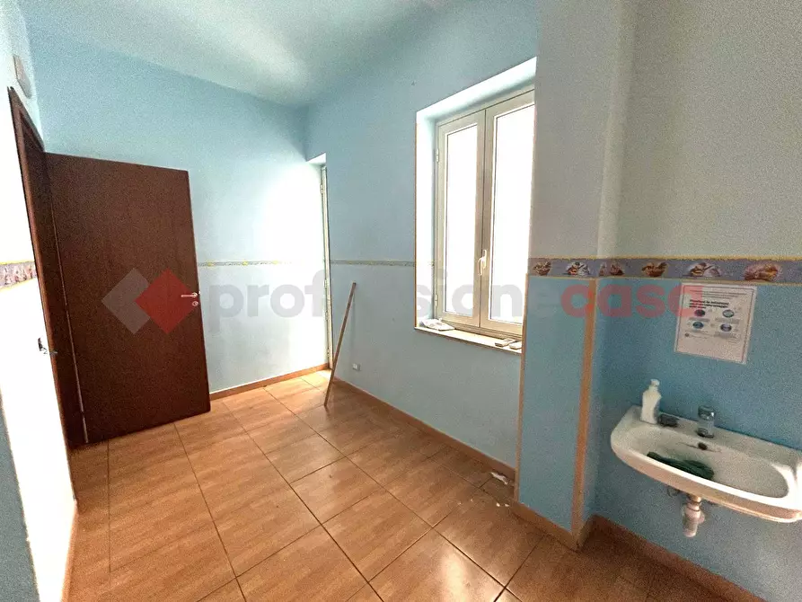 Immagine 11 di Attività commerciale in vendita  in Via Maria Politi Laudien, 43 a Siracusa