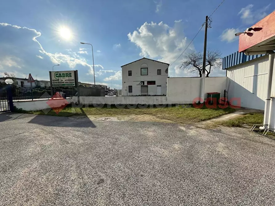 Immagine 7 di Negozio in vendita  in Via PONTINA, 105 a Terracina