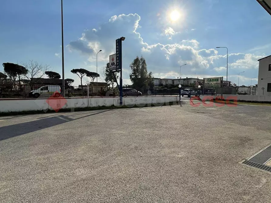 Immagine 25 di Negozio in vendita  in Via PONTINA, 105 a Terracina