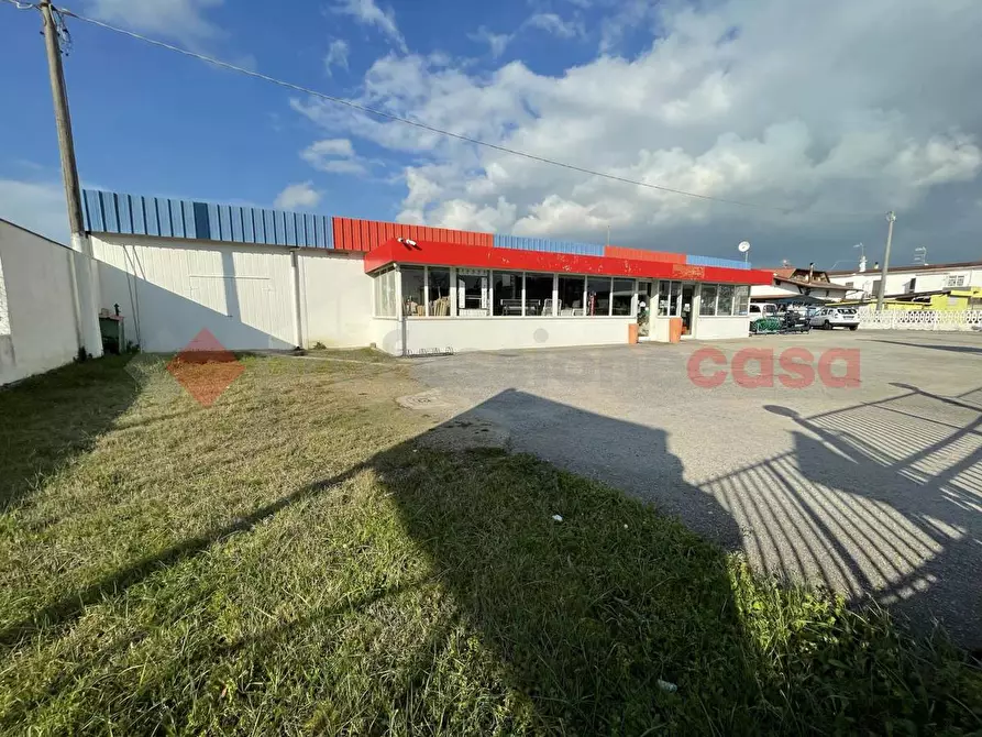 Immagine 19 di Negozio in vendita  in Via PONTINA, 105 a Terracina