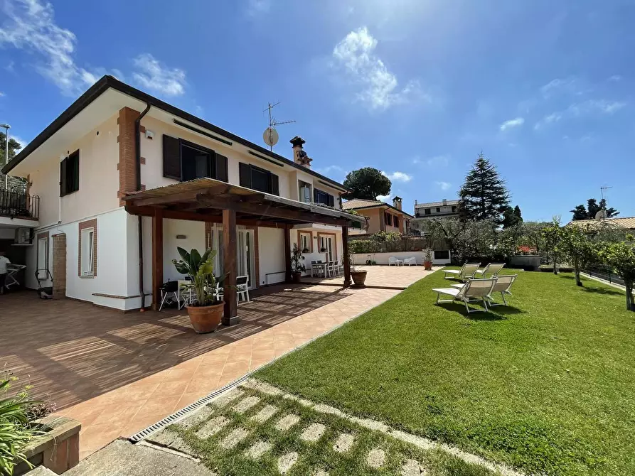 Immagine 1 di Villa in vendita  in Via fontana della camera, 635 a Sperlonga