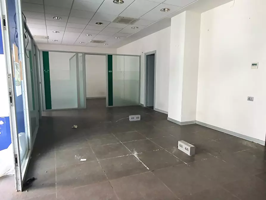 Immagine 7 di Negozio in vendita  in Via Roma, 164 a Campobello Di Mazara