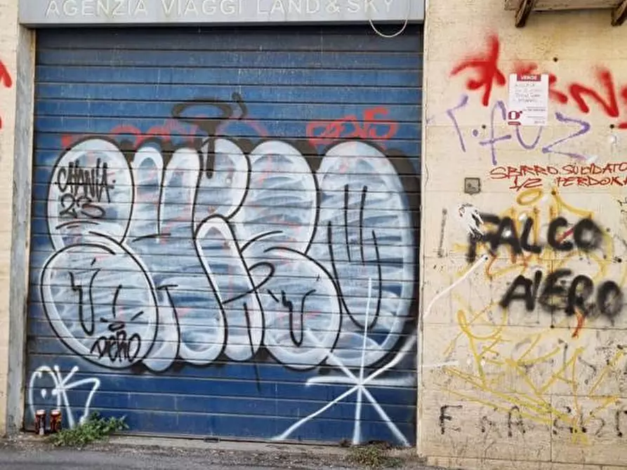 Immagine 2 di Negozio in vendita  in Piazza Carlo Alberto, 78 a Catania