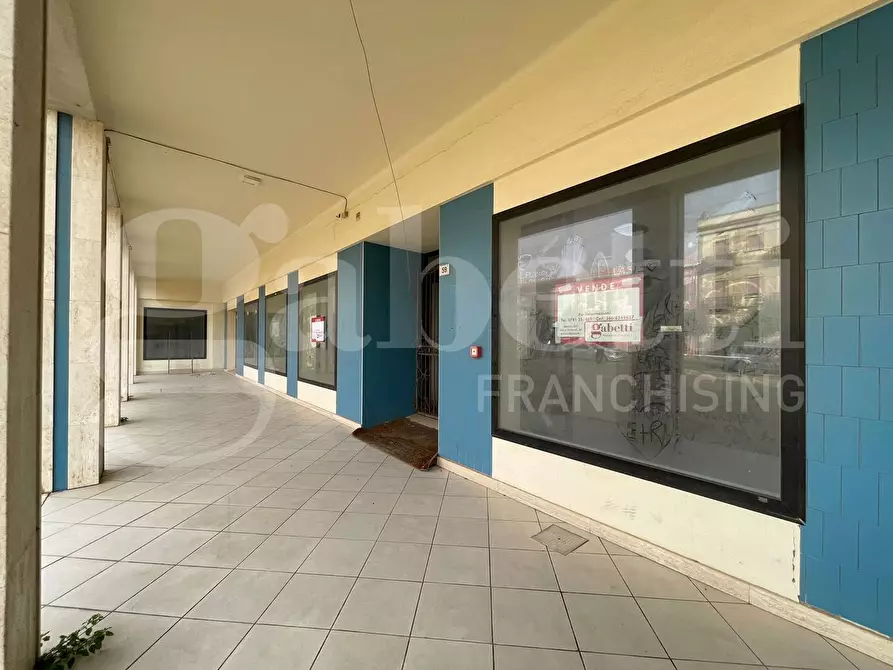 Immagine 3 di Negozio in vendita  in Via Garibaldi, 61 a Iglesias