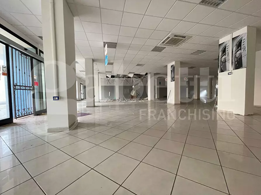 Immagine 8 di Negozio in vendita  in Via Garibaldi, 61 a Iglesias