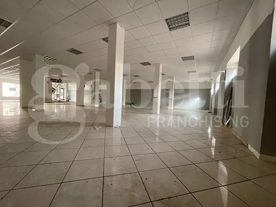 Immagine 6 di Negozio in vendita  in Via Garibaldi, 61 a Iglesias