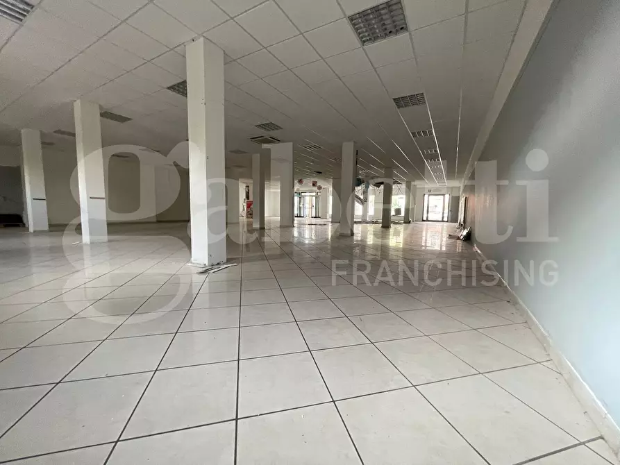 Immagine 5 di Negozio in vendita  in Via Garibaldi, 61 a Iglesias