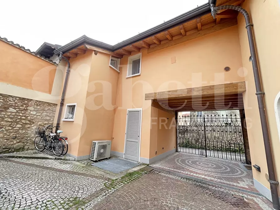 Immagine 1 di Appartamento in vendita  in Via Ricchino, 13 a Rovato