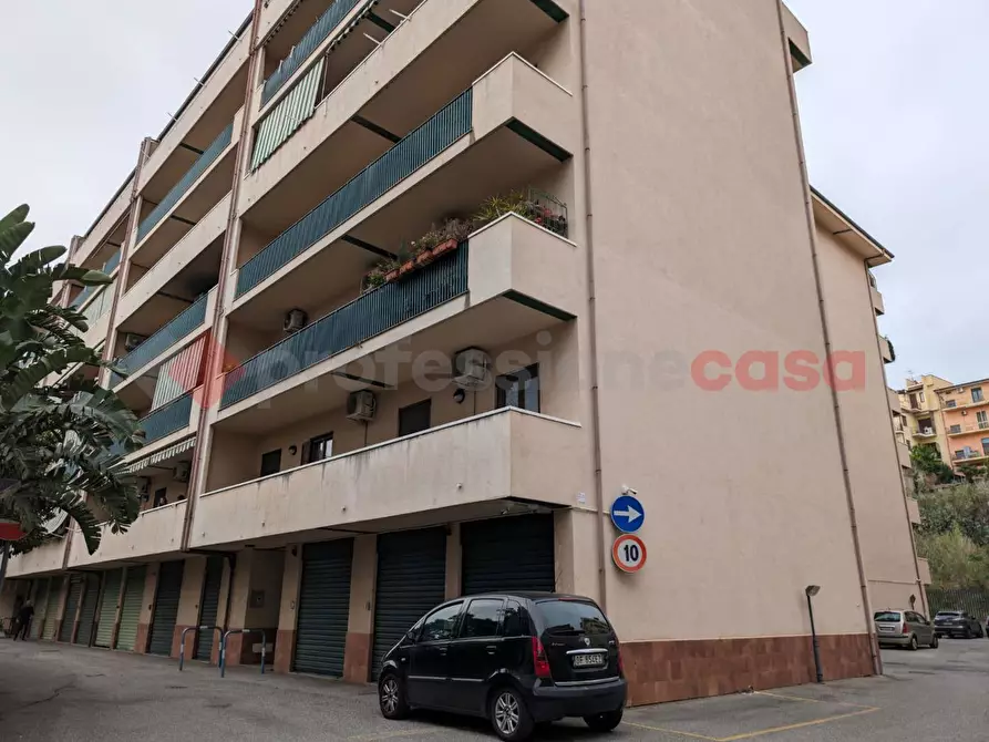 Immagine 1 di Appartamento in vendita  in Via Sbarre Superiori, 205 a Reggio Di Calabria