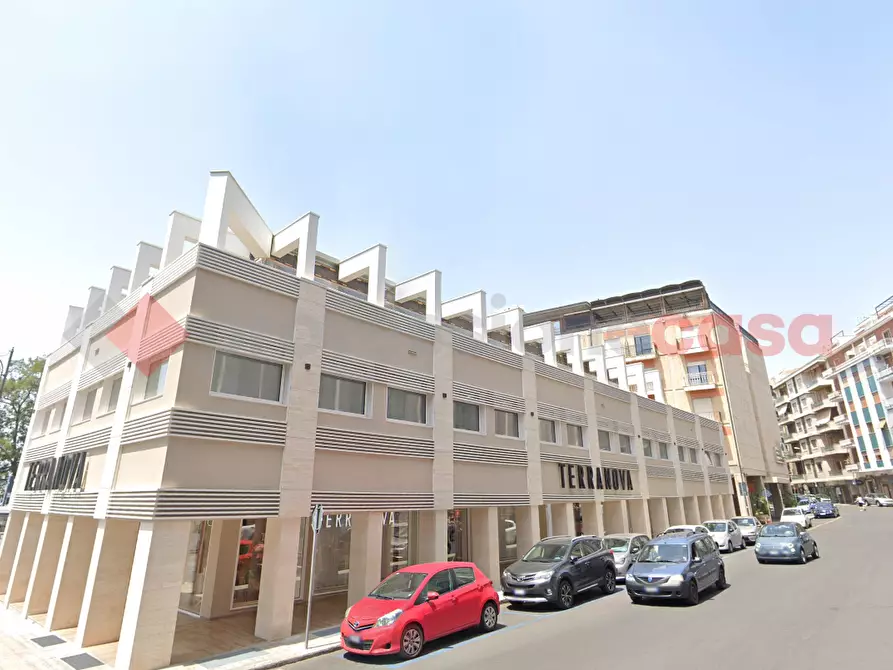 Immagine 2 di Negozio in affitto  in Viale Genoese Zerbi, 43 a Reggio Di Calabria