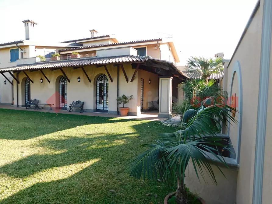Immagine 5 di Villa in vendita  in Via Arciprete RodanÃ² Toscano, 14 a Polistena