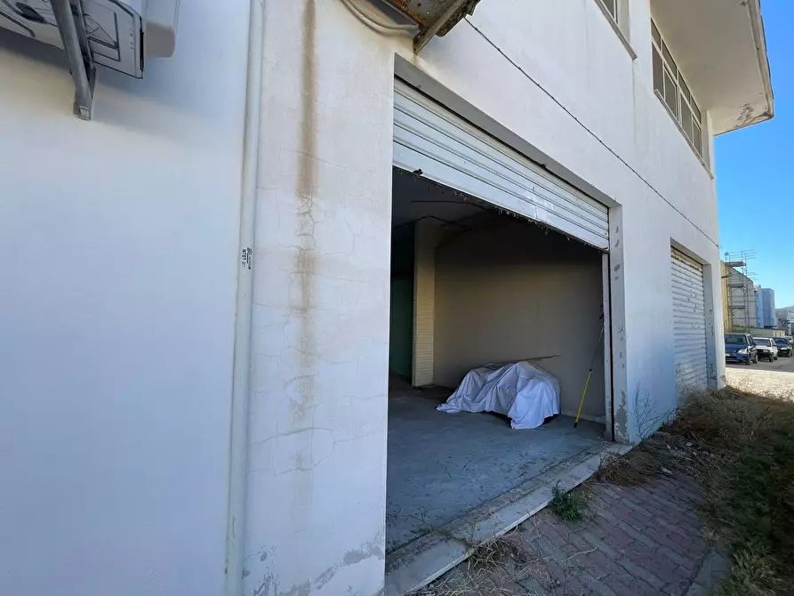 Immagine 10 di Magazzino in vendita  in Via Costituente, 1 a Carbonia