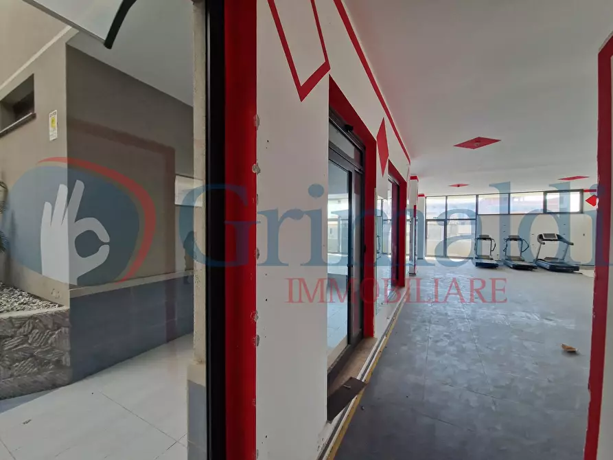 Immagine 14 di Negozio in vendita  in Via Adolfo Celi, 185 a Messina