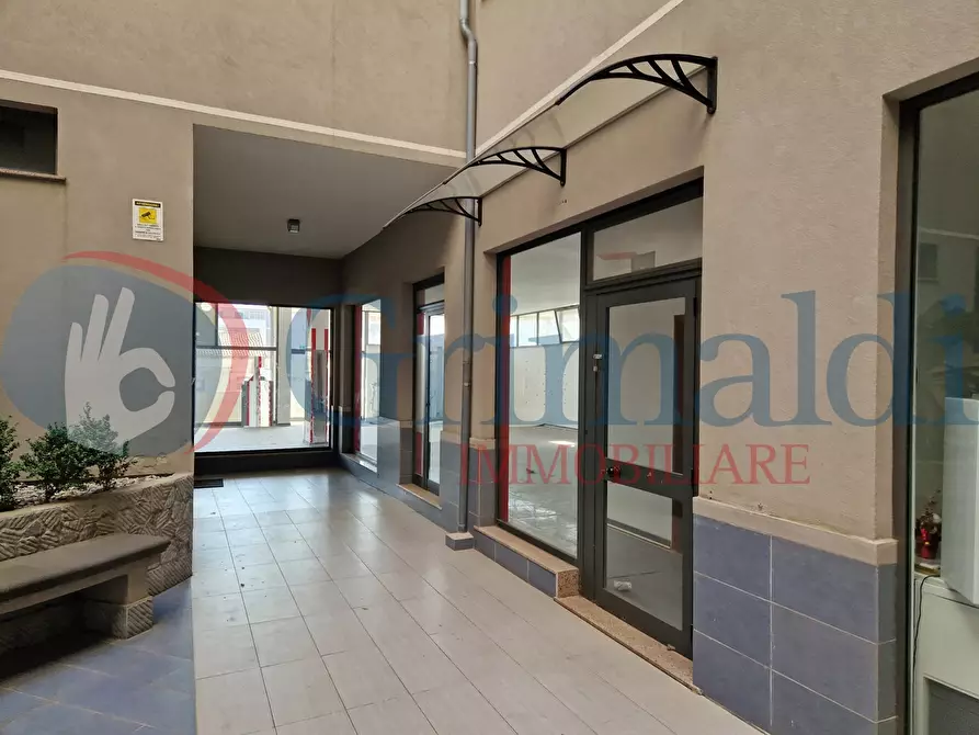 Immagine 5 di Negozio in vendita  in Via Adolfo Celi, 185 a Messina