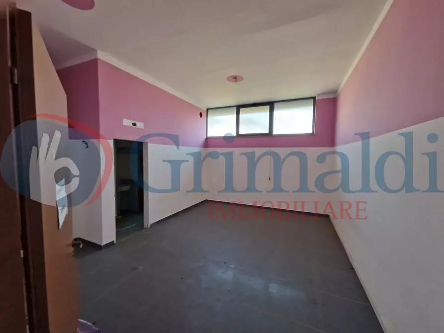 Immagine 12 di Negozio in vendita  in Via Adolfo Celi, 183 a Messina