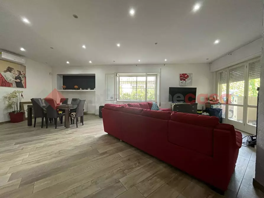 Immagine 4 di Villa in vendita  in Via PONTINA, 148 a Terracina