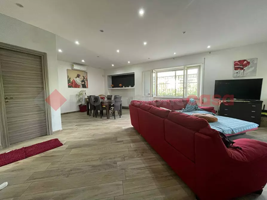 Immagine 3 di Villa in vendita  in Via PONTINA, 148 a Terracina