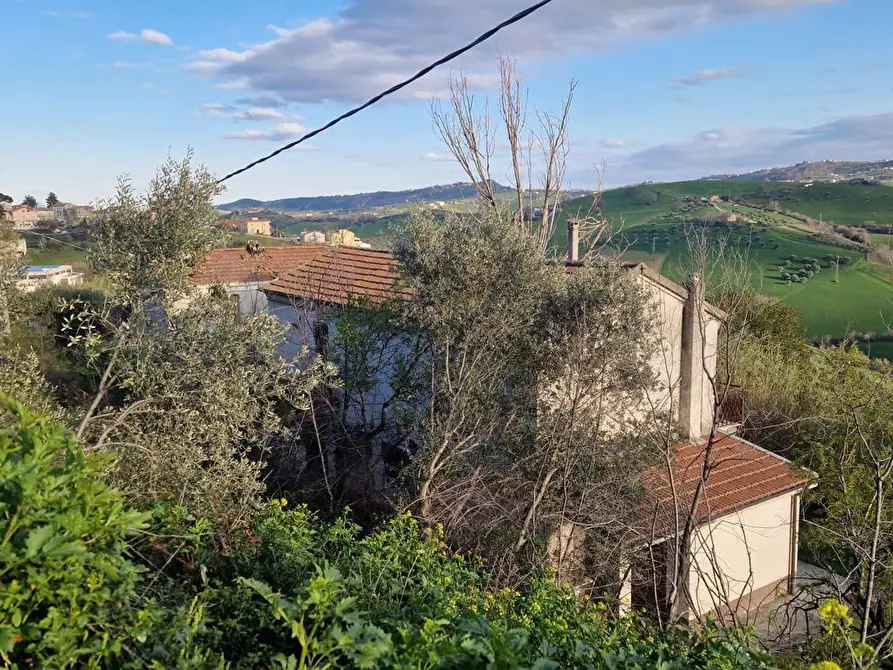 Immagine 1 di Rustico / casale in vendita  in Via Casoli di Atri a Atri
