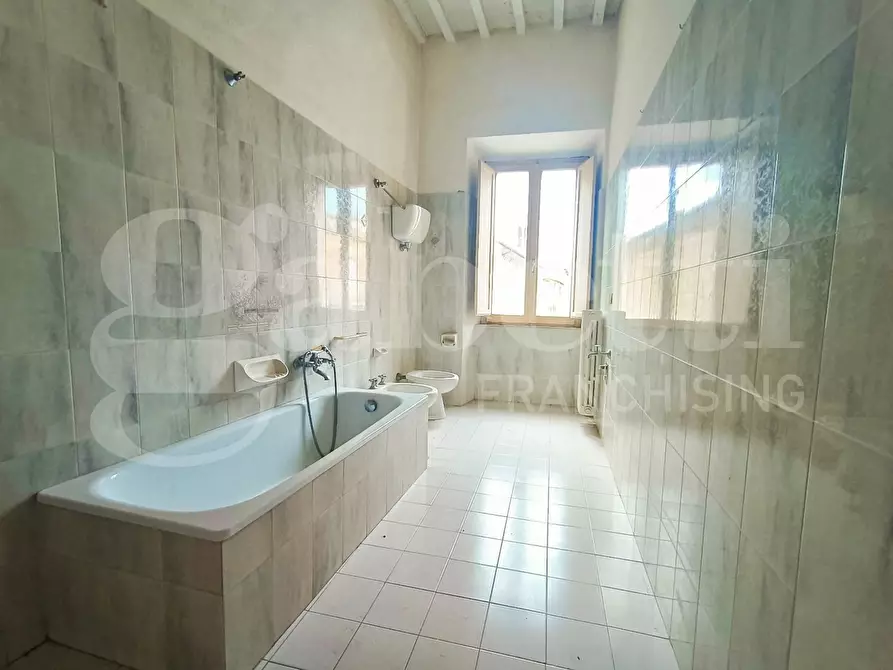 Immagine 15 di Casa bifamiliare in vendita  in Piazza dei consoli, 1 a Deruta