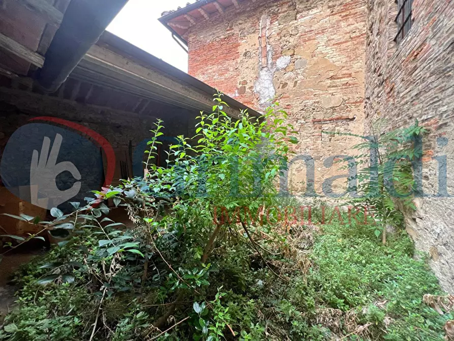 Immagine 30 di Palazzo in vendita  in Piazza FrÃ  Giovanni da Pian di Carpine a Magione
